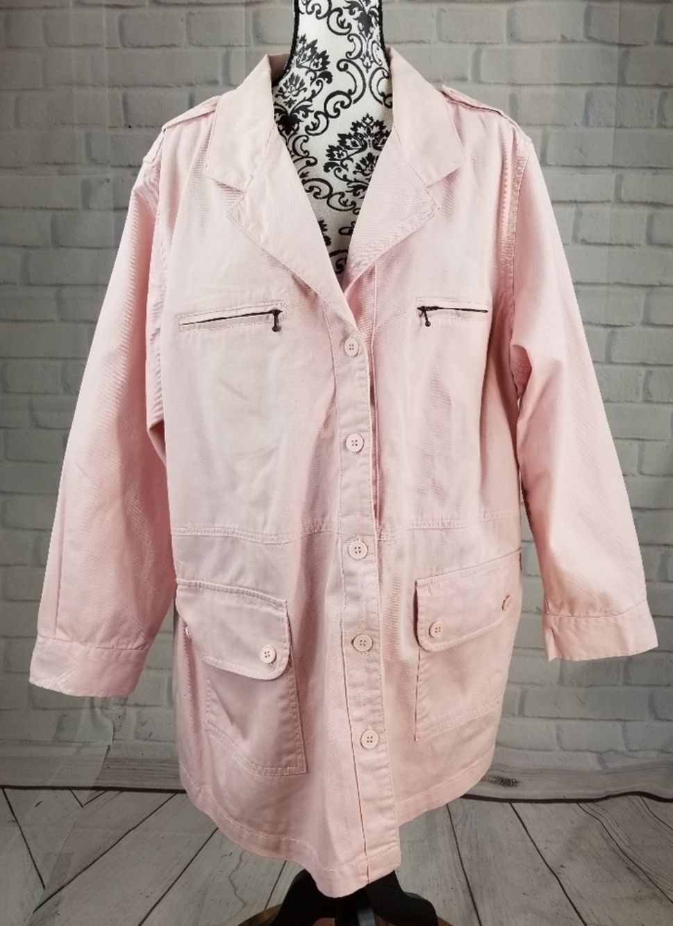 Denim 24/7 button front size 24w jacket pockets